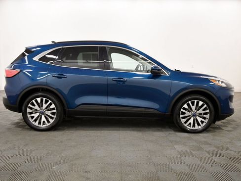 Used 2020 Ford Escape Titanium w/ Titanium Premium Package 2.0 AWD/4WD image 9