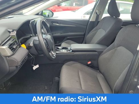 Used 2025 Toyota Camry SE FWD image 6