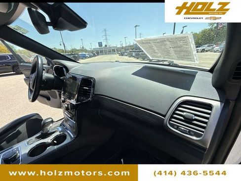 Used 2022 Jeep Grand Cherokee Laredo X AWD/4WD image 30