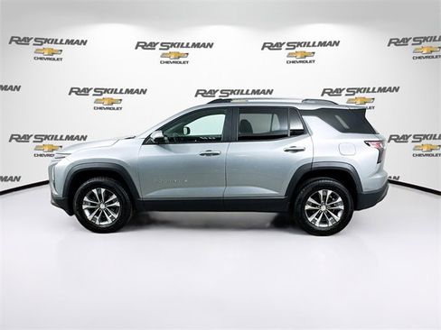 Used 2025 Chevrolet Equinox LT w/ Convenience Package II image 4