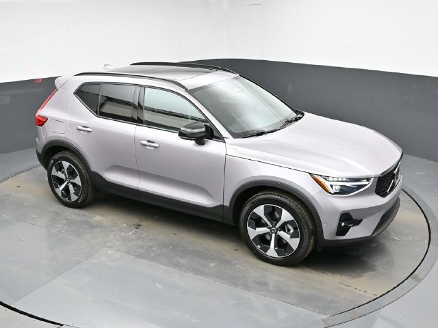 New 2026 Volvo XC40 B5 Plus w/ Protection Package Premier AWD/4WD image 36