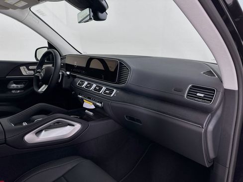New 2026 Mercedes-Benz GLS 450 4MATIC image 33
