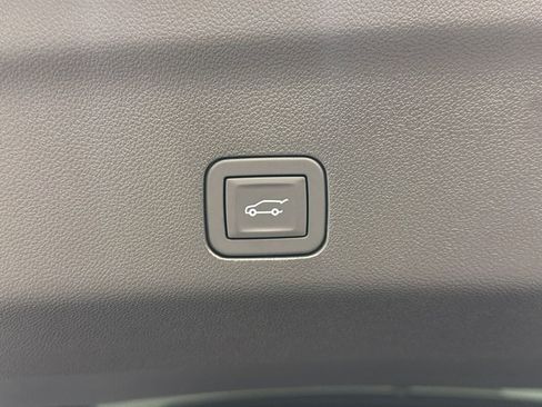 Used 2026 GMC Yukon Denali w/ Sun & Power Step Package AWD/4WD image 19