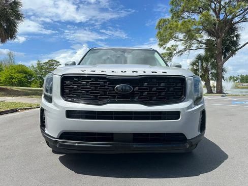 Used 2021 Kia Telluride EX w/ EX Premium Package image 2