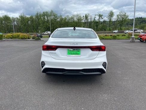 Used 2023 Kia Forte LXS FWD image 6