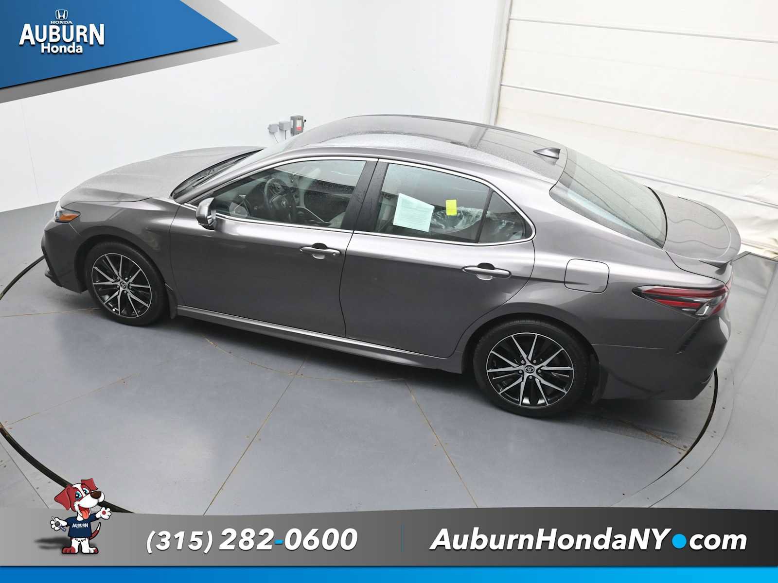 Used 2024 Toyota Camry SE AWD/4WD image 29