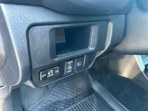 Used 2019 Toyota Tacoma TRD Off-Road AWD/4WD image 15