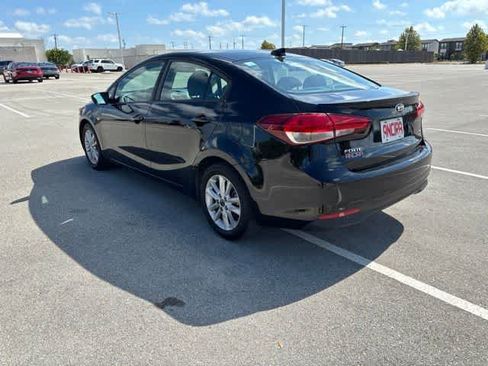 Used 2017 Kia Forte S FWD image 3