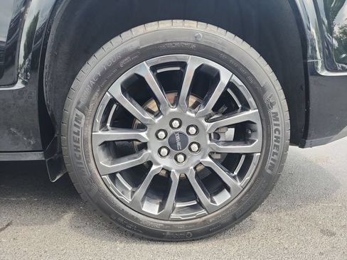 Certified 2023 GMC Acadia Denali w/ Black Diamond Edition AWD/4WD image 33