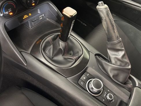 Used 2019 MAZDA MX-5 Miata Sport w/ I-ACTIVSENSE Sport Package image 28