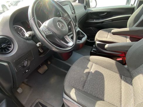 Used 2021 Mercedes-Benz Metris image 12