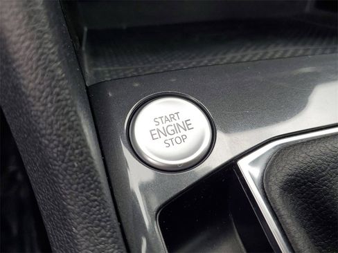 Used 2022 Volkswagen Tiguan SE R-Line image 32