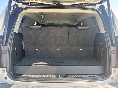 Used 2018 Chevrolet Tahoe LT w/ Luxury Package RWD image 8