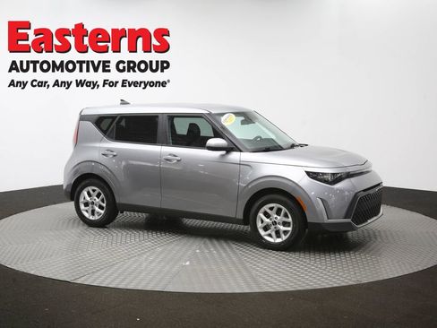 Used 2025 Kia Soul LX w/ LX Technology Package FWD image 47