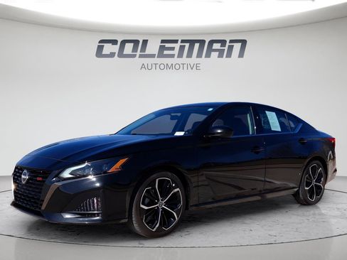 Used 2024 Nissan Altima 2.5 SR image 1