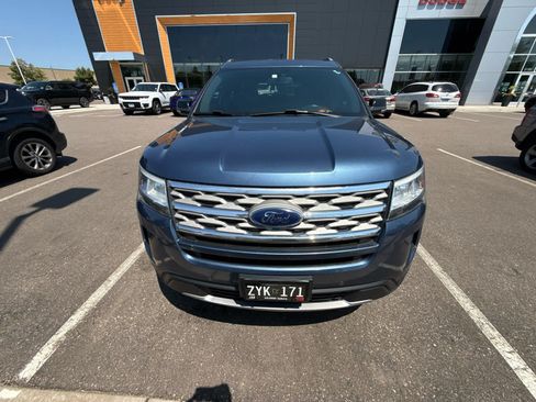 Used 2018 Ford Explorer XLT w/ Equipment Group 202A AWD/4WD image 3