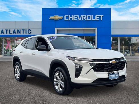 Certified 2024 Chevrolet Trax LS image 2
