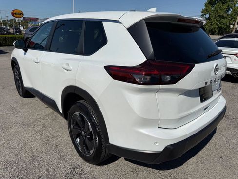 Used 2024 Nissan Rogue SV AWD/4WD image 6