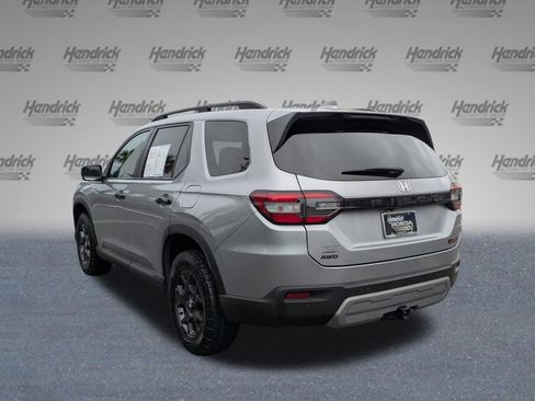 Used 2025 Honda Pilot TrailSport image 7