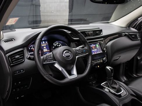 Used 2022 Nissan Rogue Sport SL w/ Premium Package image 25