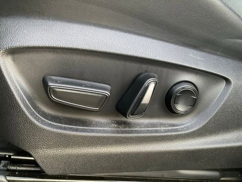 Certified 2025 Toyota Crown Signia w/ Advanced Technology Package image 14