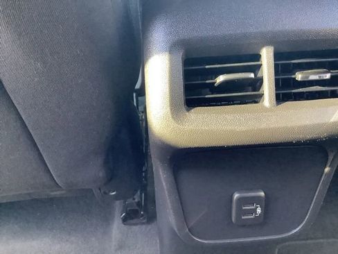 Used 2021 Chevrolet Equinox LS w/ LS Convenience Package FWD image 27