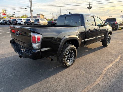 Used 2023 Toyota Tacoma TRD Off-Road w/ Technology Package AWD/4WD image 2