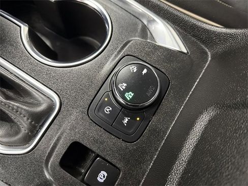 Certified 2022 Chevrolet Traverse Premier image 35