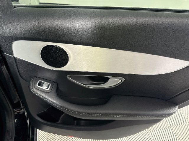 Used 2019 Mercedes-Benz C 300 Sedan image 24