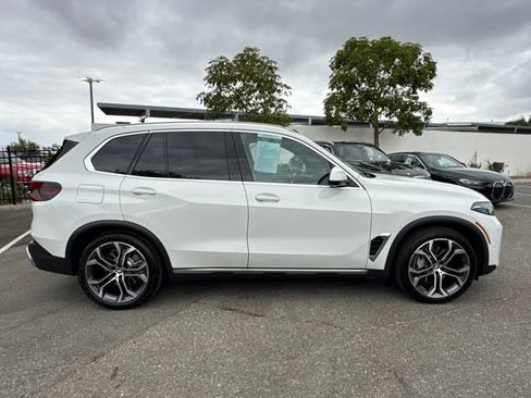 Used 2026 BMW X5 xDrive50e w/ Parking Assistance Package AWD/4WD image 7