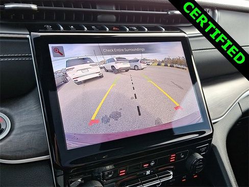 Used 2025 Jeep Grand Cherokee Limited w/ Black Appearance Package image 20