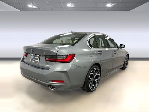 Used 2026 BMW 330i Sedan w/ Convenience Package RWD image 8