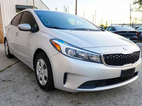 Used 2018 Kia Forte LX image 9