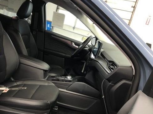New 2025 Ford Escape SE image 31