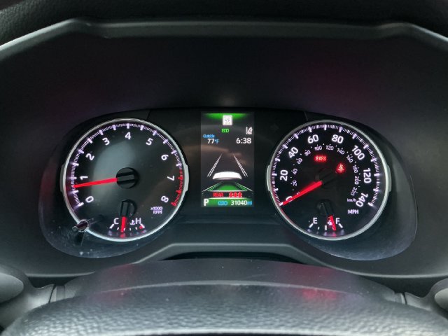 Used 2021 Toyota RAV4 LE FWD image 18