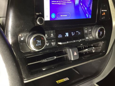 Certified 2023 Toyota Highlander XLE image 16