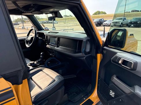 Used 2022 Ford Bronco Black Diamond w/ Sasquatch Package AWD/4WD image 14