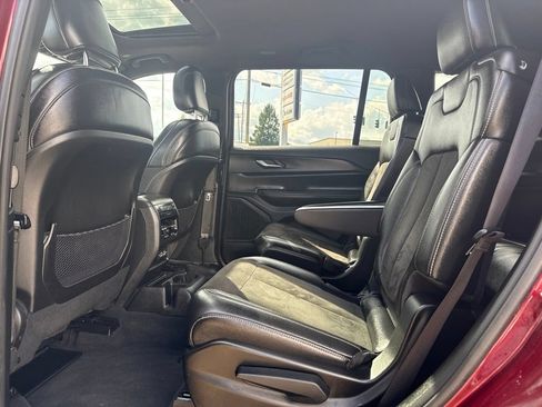 Used 2023 Jeep Grand Cherokee L Laredo AWD/4WD image 23