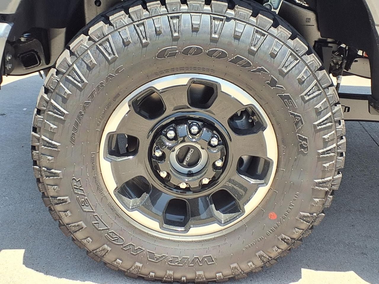 New 2026 Ford F250 Platinum w/ Tremor Off-Road Package AWD/4WD image 25