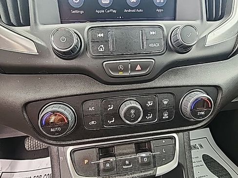 Used 2023 GMC Terrain SLT image 21