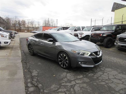 Used 2017 Nissan Maxima SR image 9