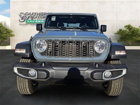 New 2025 Jeep Gladiator Sport image 8