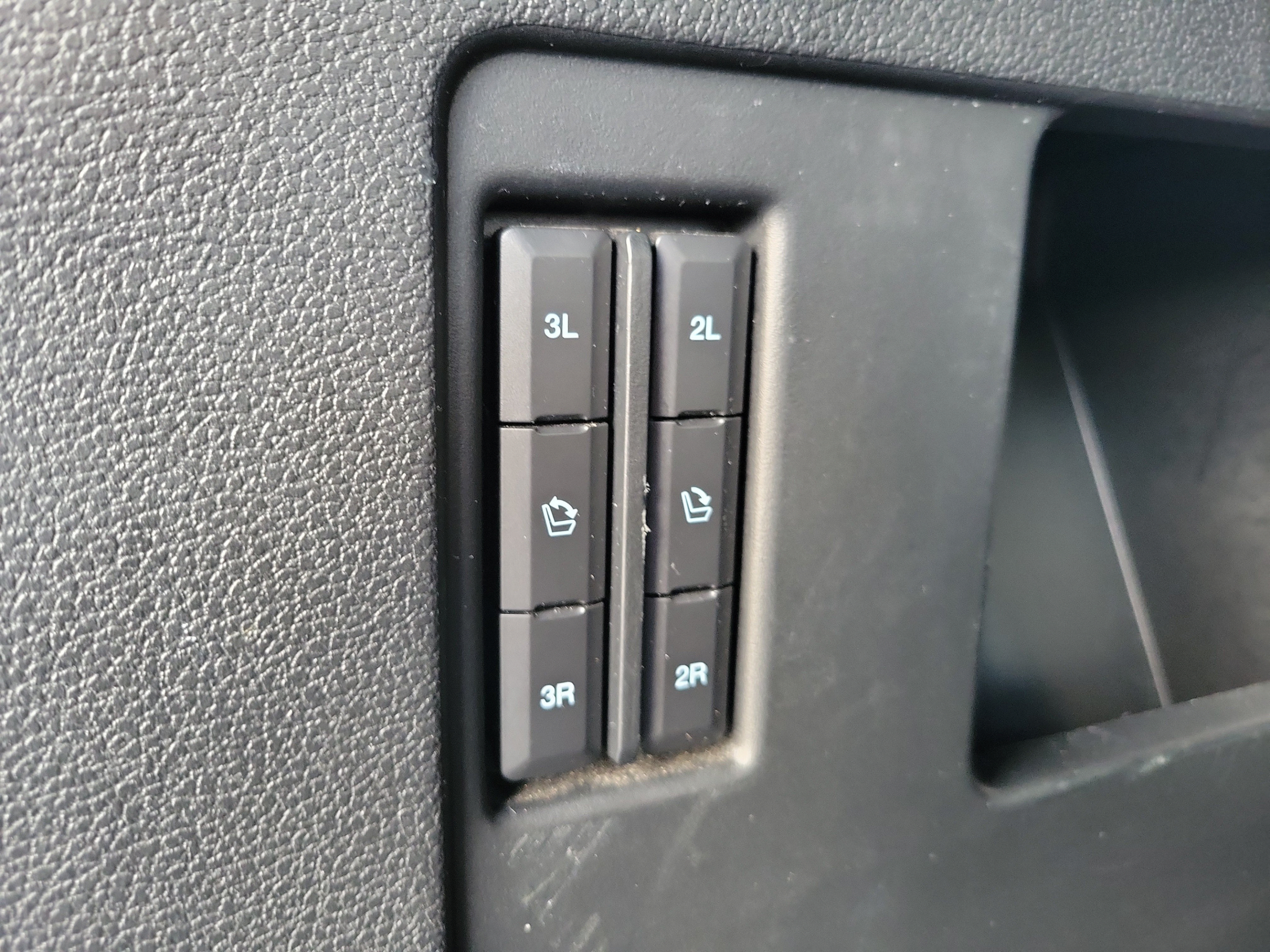 Used 2020 Ford Expedition Max Limited w/ Equipment Group 302A AWD/4WD image 8