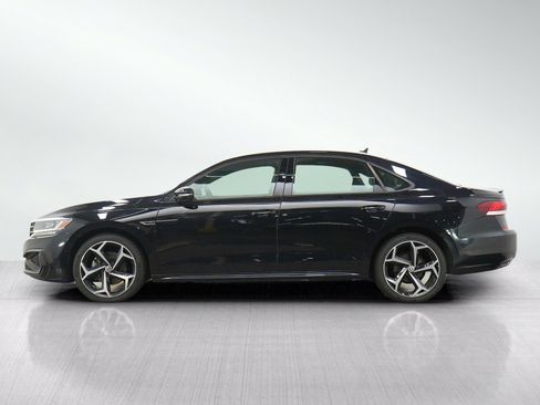 Used 2022 Volkswagen Passat 2.0T R-Line FWD image 2