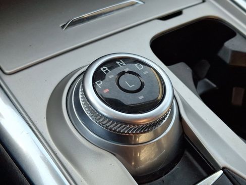 Used 2021 Ford Explorer XLT w/ Equipment Group 202A image 16