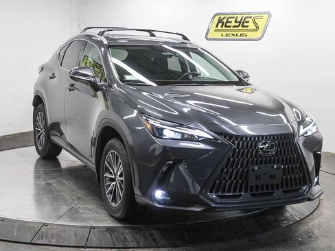 Used 2025 Lexus NX 250 FWD w/ Accessory Package (2T) image 3