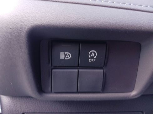 Used 2023 Toyota Highlander L image 35