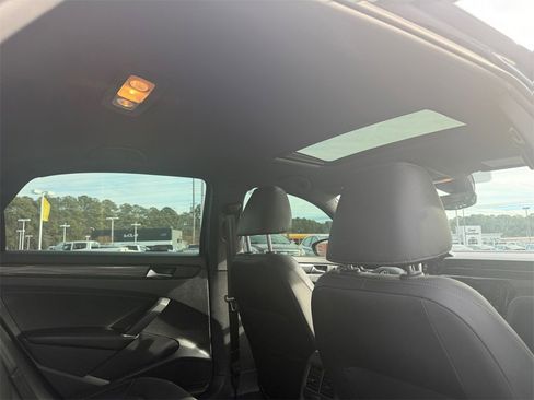 Used 2021 Volkswagen Passat 2.0T R-Line image 19