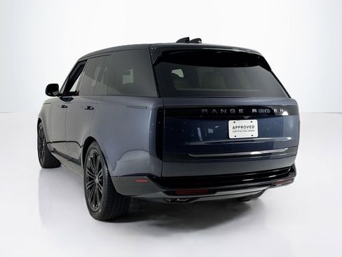 Used 2025 Land Rover Range Rover SE AWD/4WD image 3