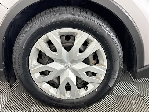Used 2019 Toyota C-HR LE FWD image 36